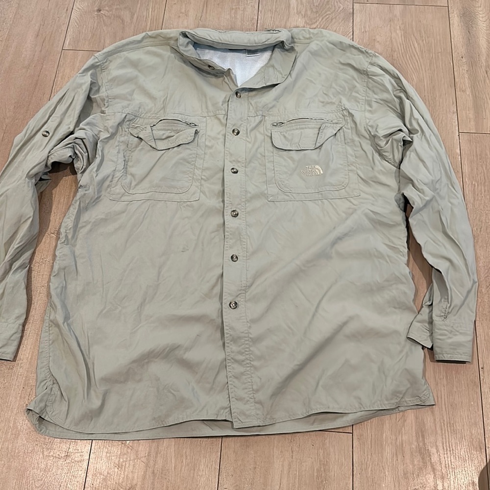 TNF The North Face mens Sage green light jacket with hood Large
